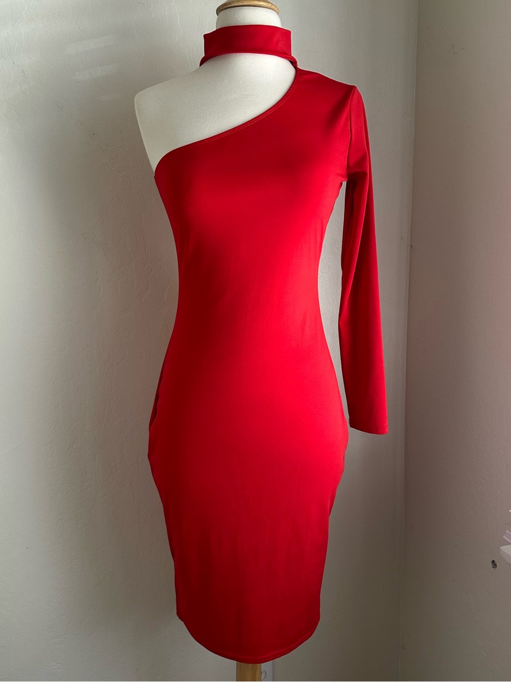 One-Shoulder Red Bodycon Dress with Choker Neck